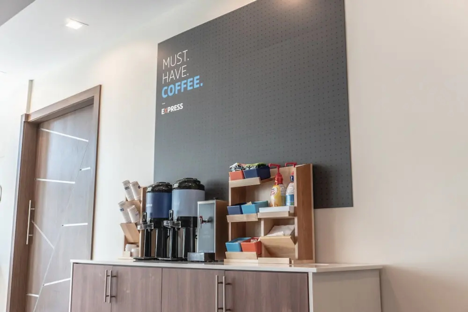 Holiday Inn Express and Suites Birmingham - Homewood, an IHG