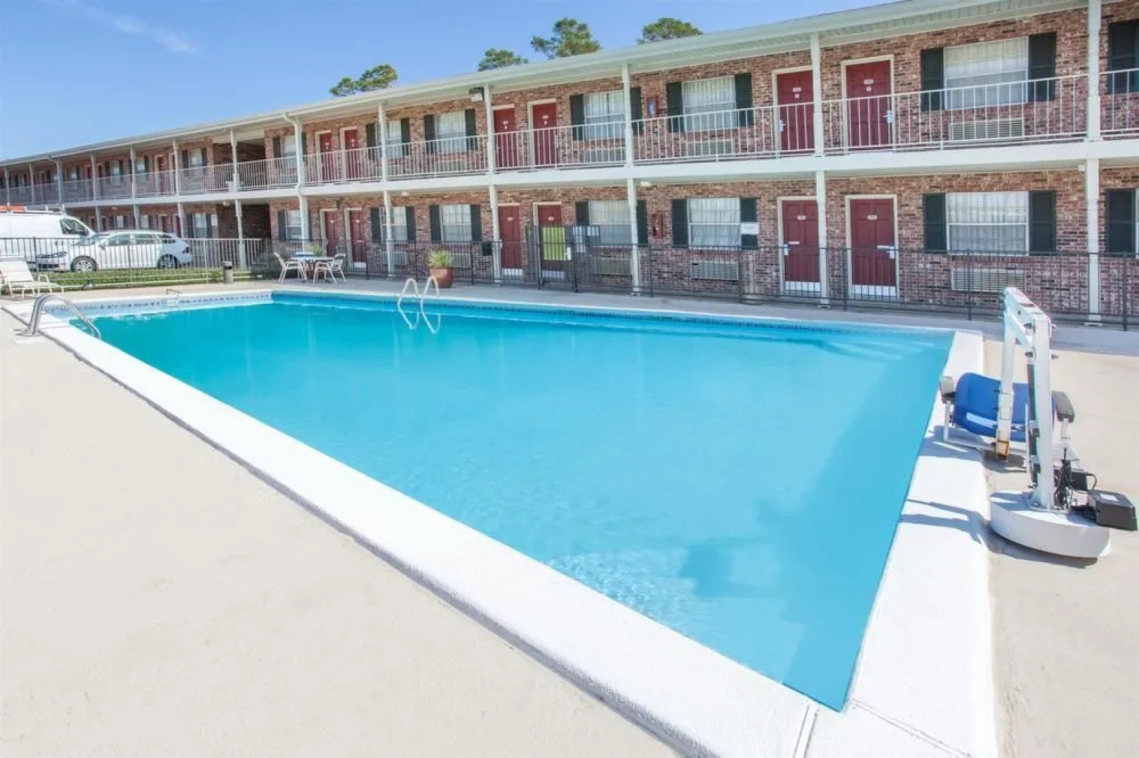 Super 8 By Wyndham Monroe West