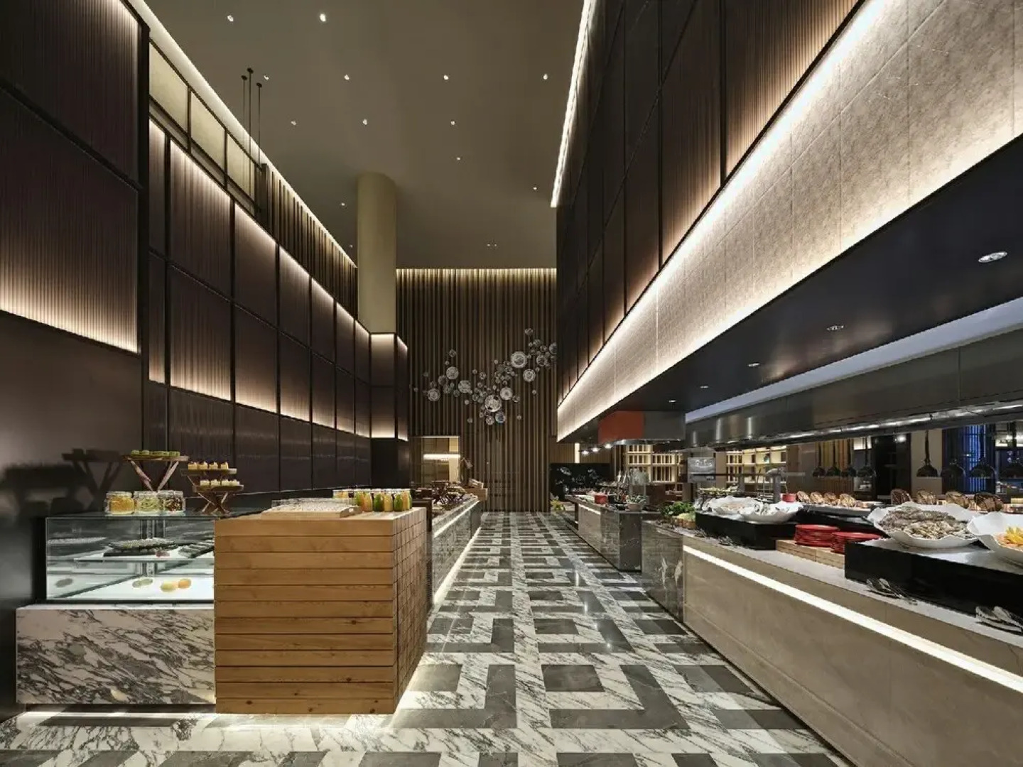 HUALUXE Nanjing Yangtze River by IHG