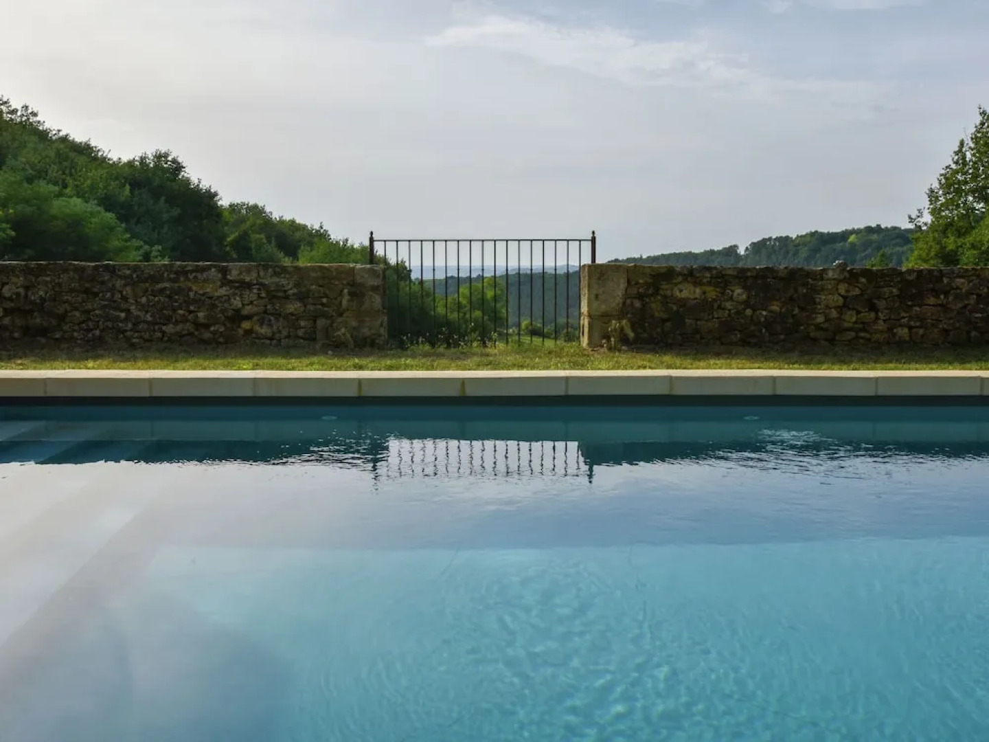 Plush Mansion on a High-end Property in Saint-germain-de-belvès With Pool