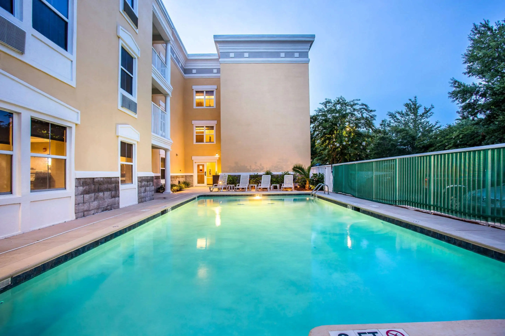 Comfort Suites at Isle Of Palms Connector