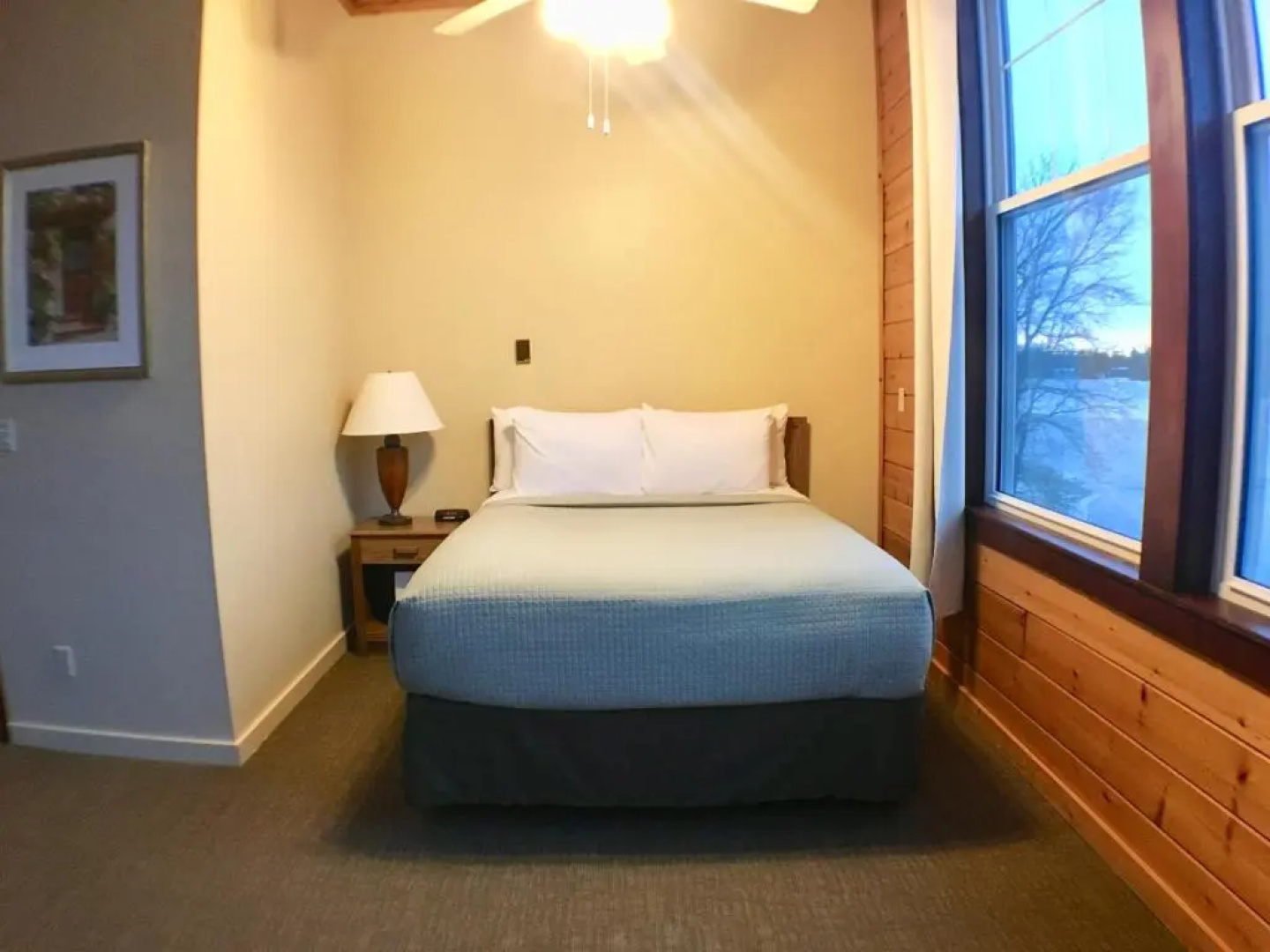 Hanging Horn Lakeside Resort