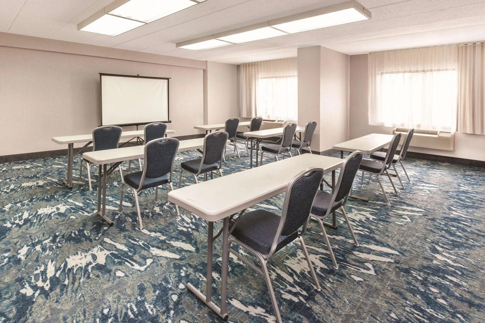 La Quinta Inn & Suites by Wyndham Philadelphia Airport