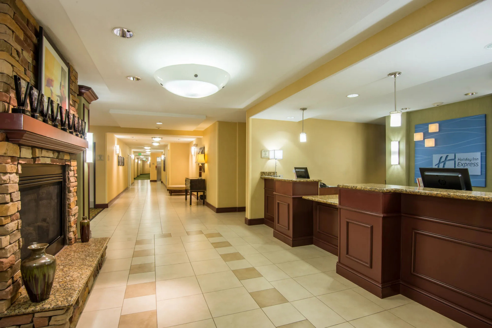 Holiday Inn Express & Suites Phoenix - Glendale Sports Dist by IHG