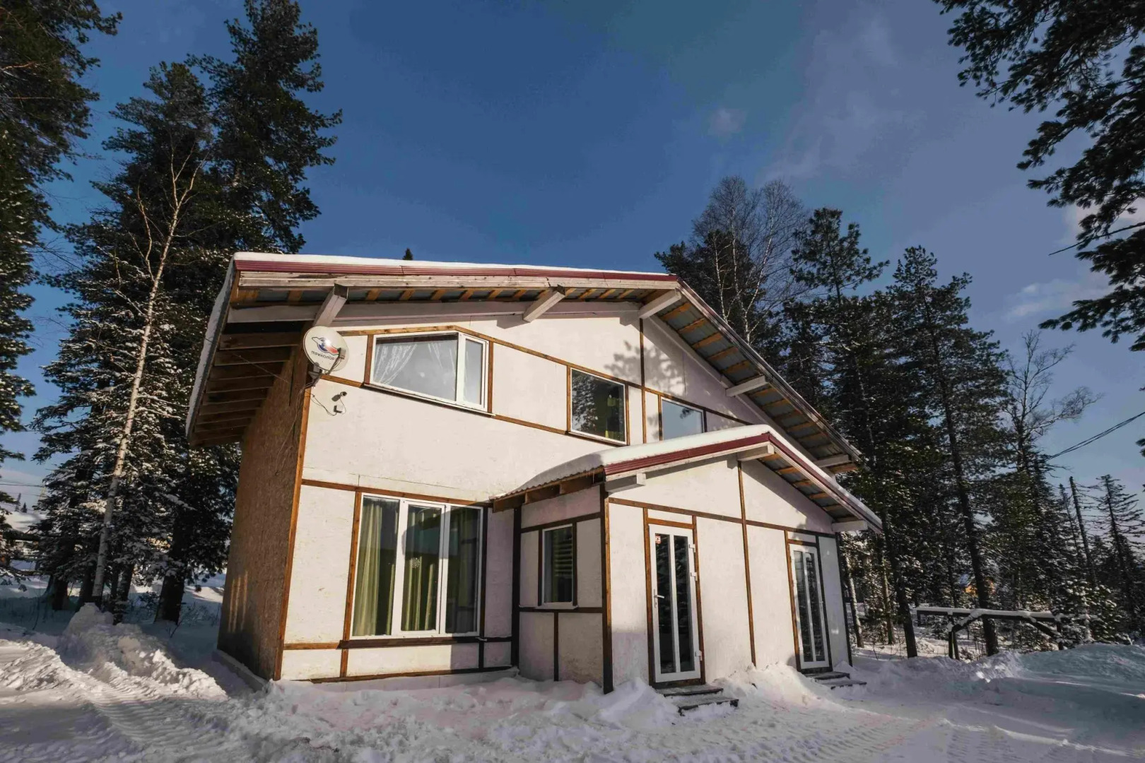 Дом в кедрах