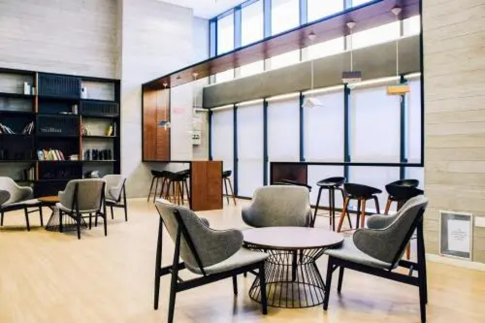 8Pax 2 BATHROOM NEAR SUMWAY PYRAMID