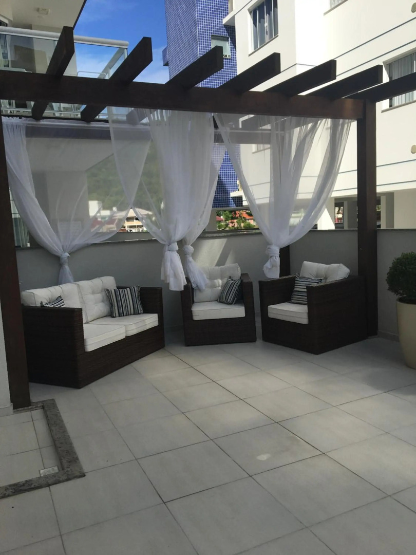 Apto novo há 250 mts da praia