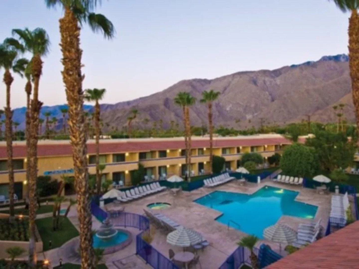 Tova Hotel & Beach Club