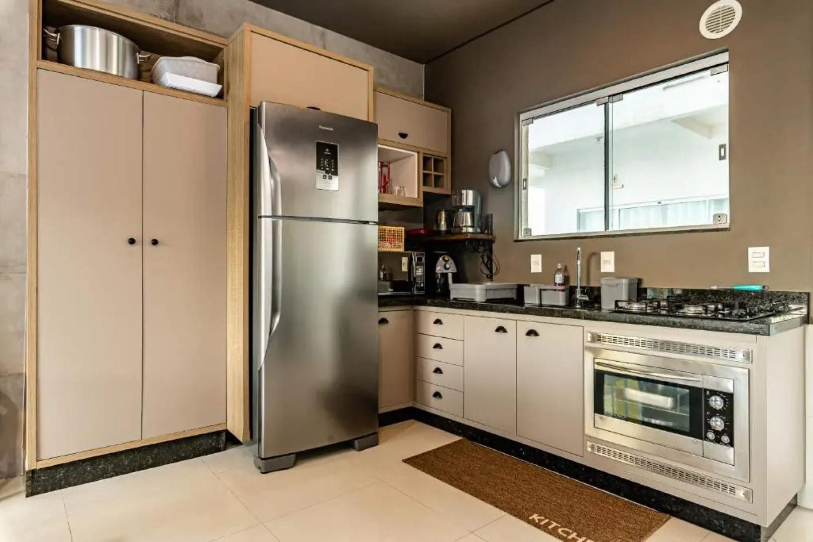 Duplex pé na areia com vista deslumbrante RAT001