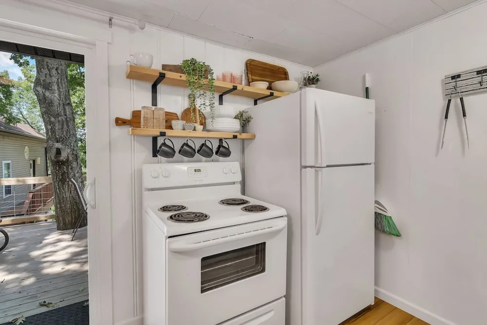 Firefly Cottage 2 Bedroom Cabin by Redawning