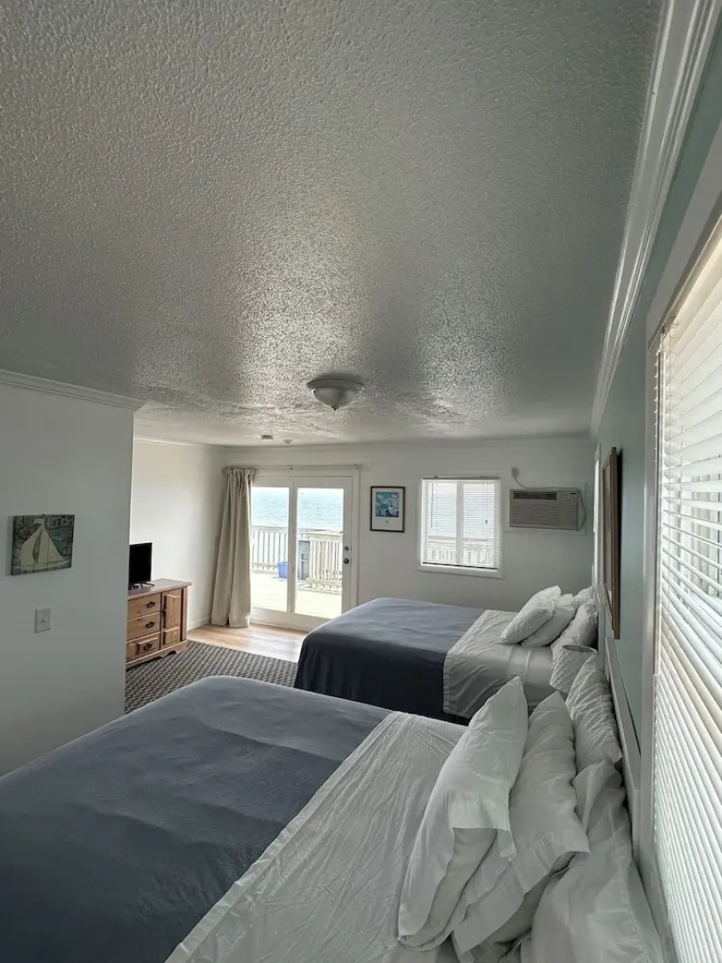 Sandcastle Beachfront Inn