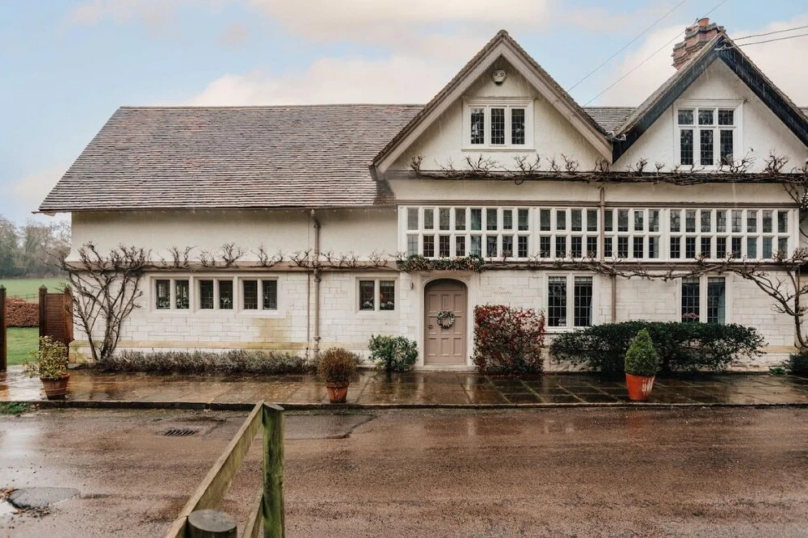 Wisteria House - Sleeps 11