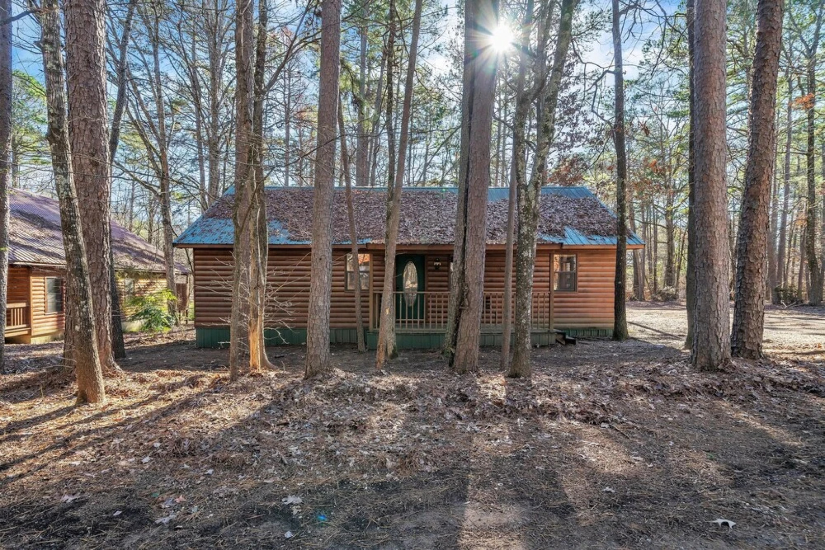 Bear Trail 2 Bedroom Cabin by Redawning