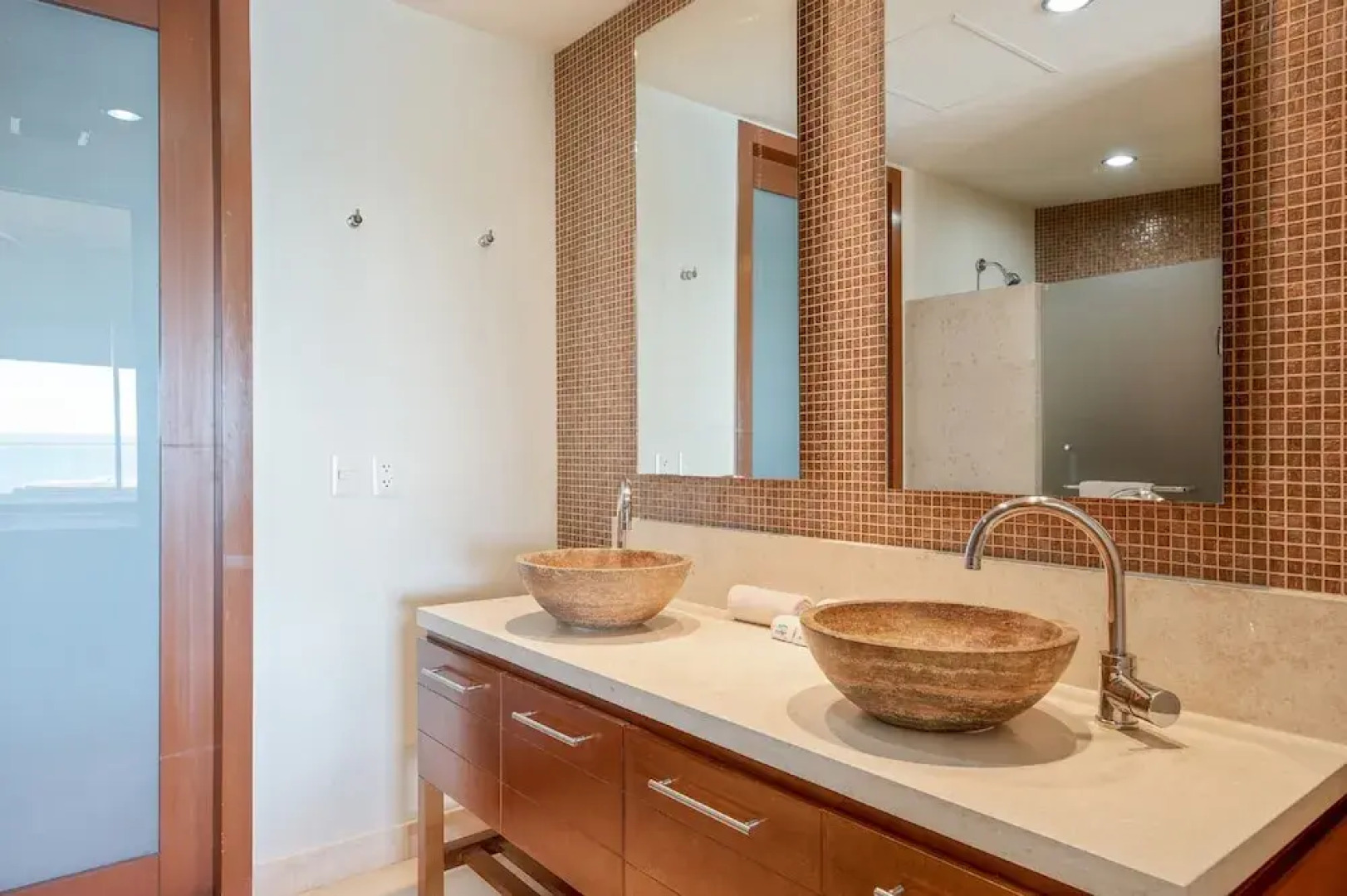 Encanto Living 0302 -1BR by Kivoya