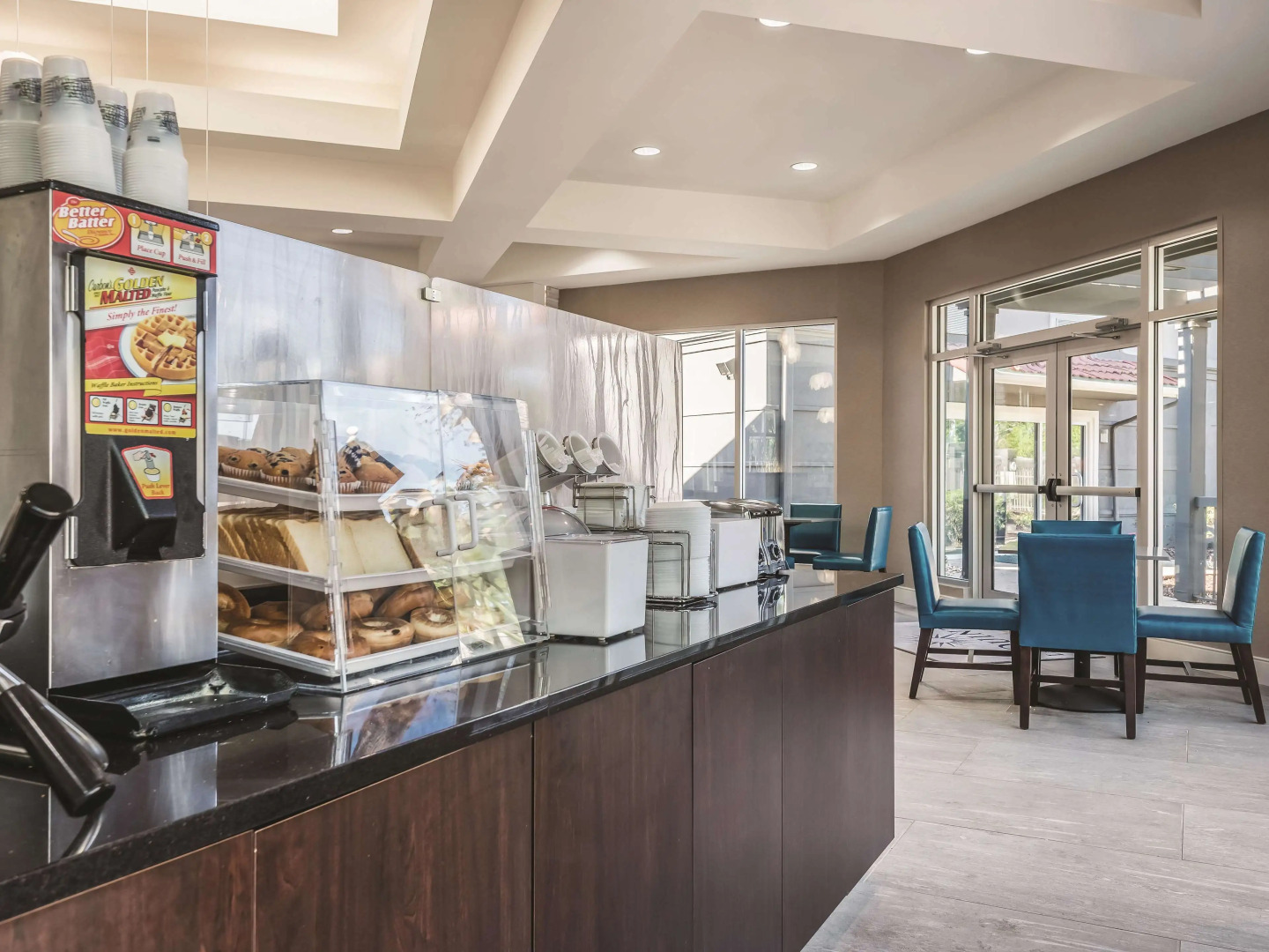 La Quinta Inn & Suites by Wyndham Orlando Lake Mary