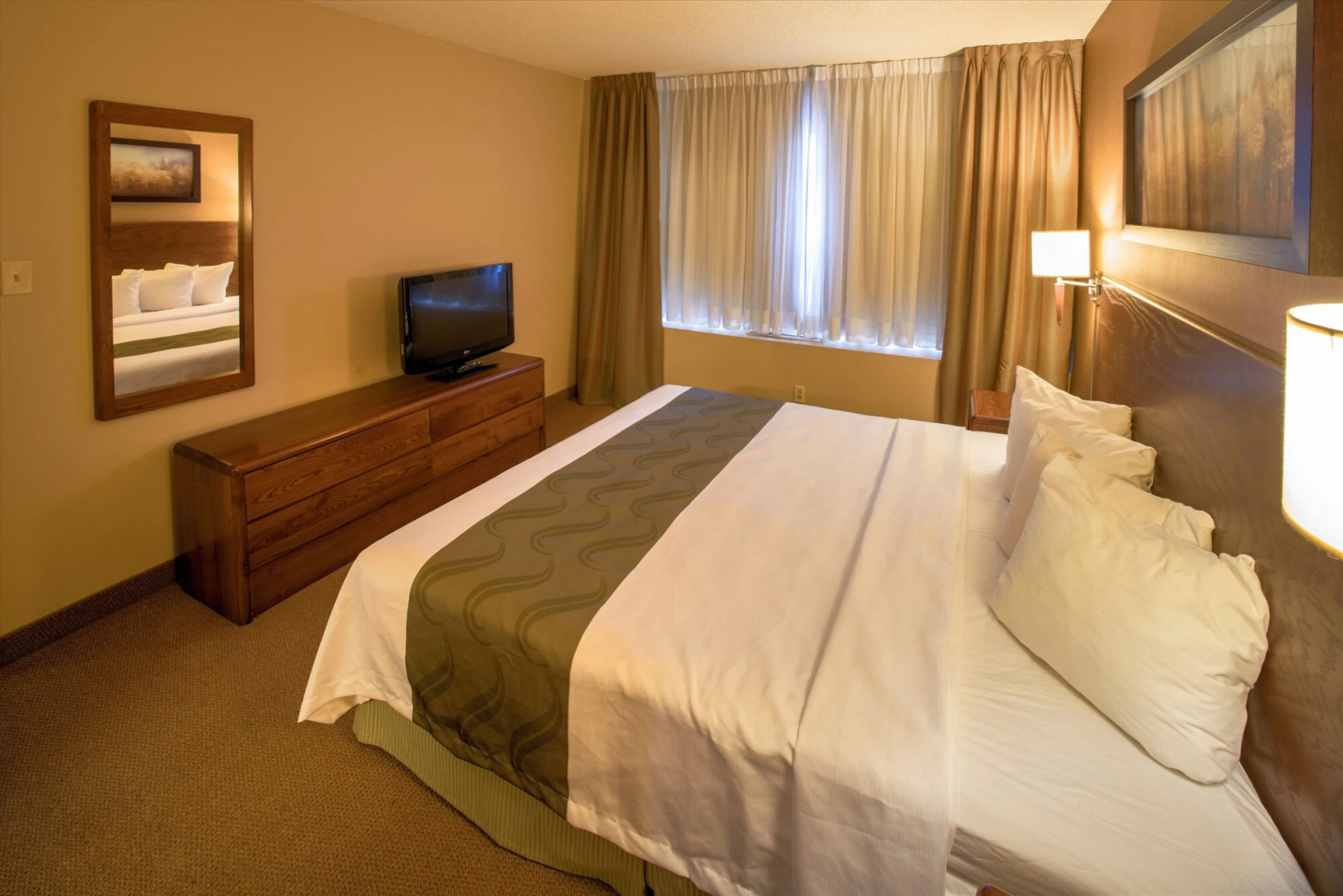 Quality Inn & Suites P.E. Trudeau Airport