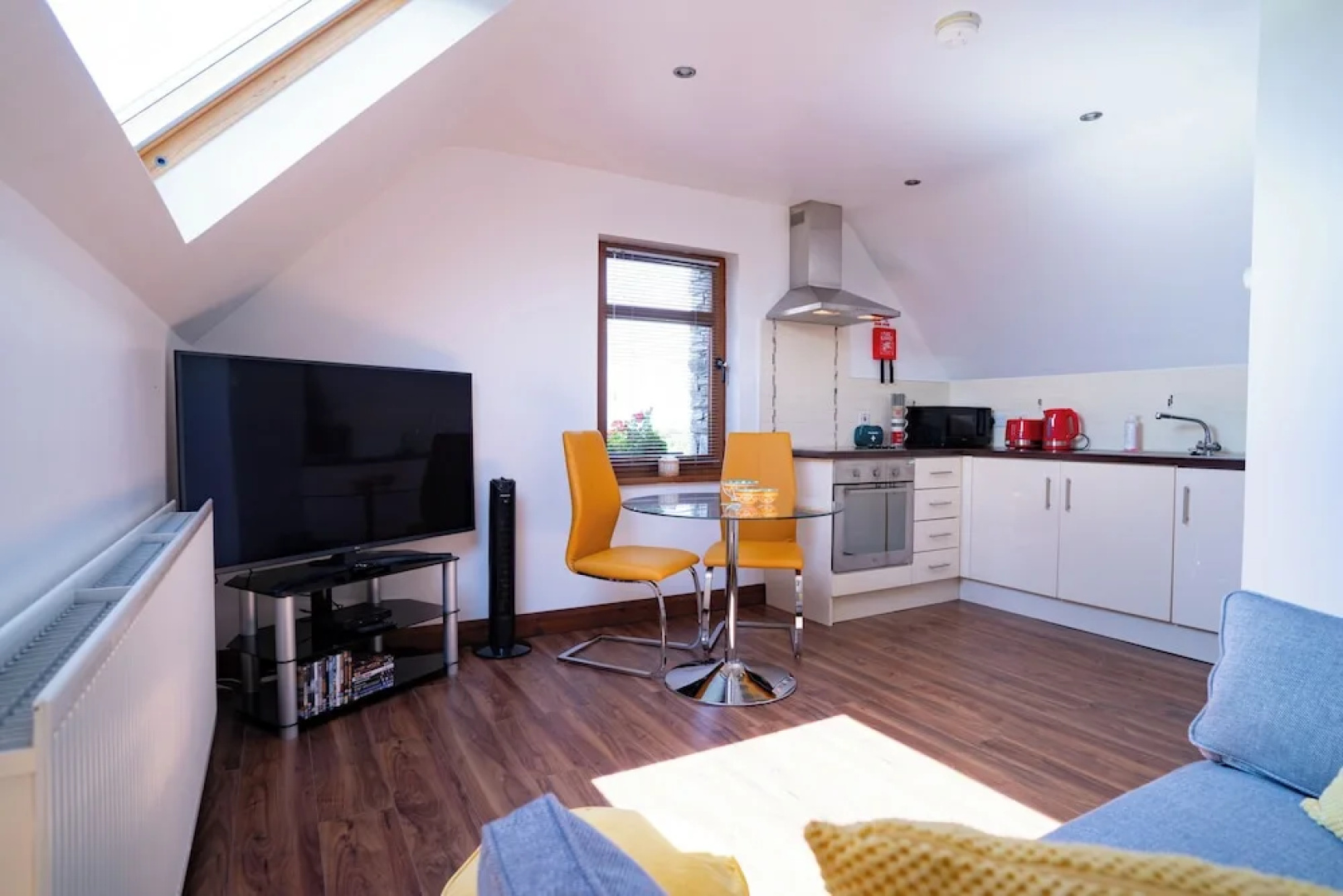 Limavady Cherry Tree Apartment, Sleeps 2 & Parking