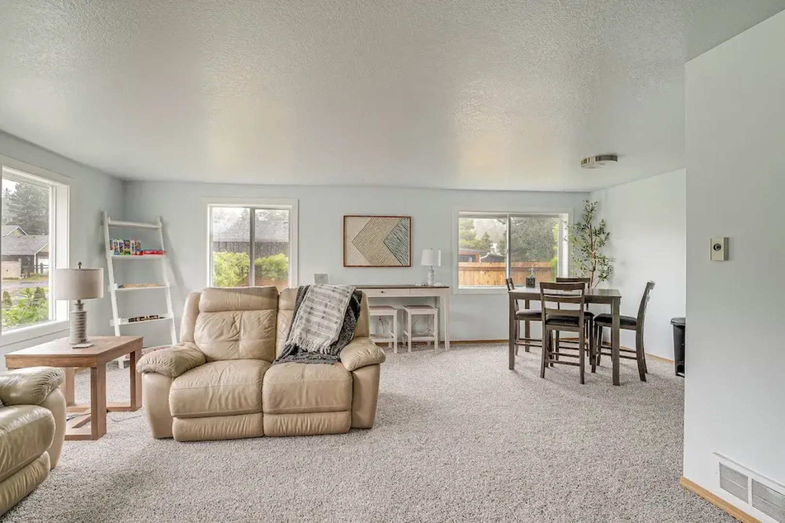 'the Crab Shack' Westport Home Half-mi to Beach!