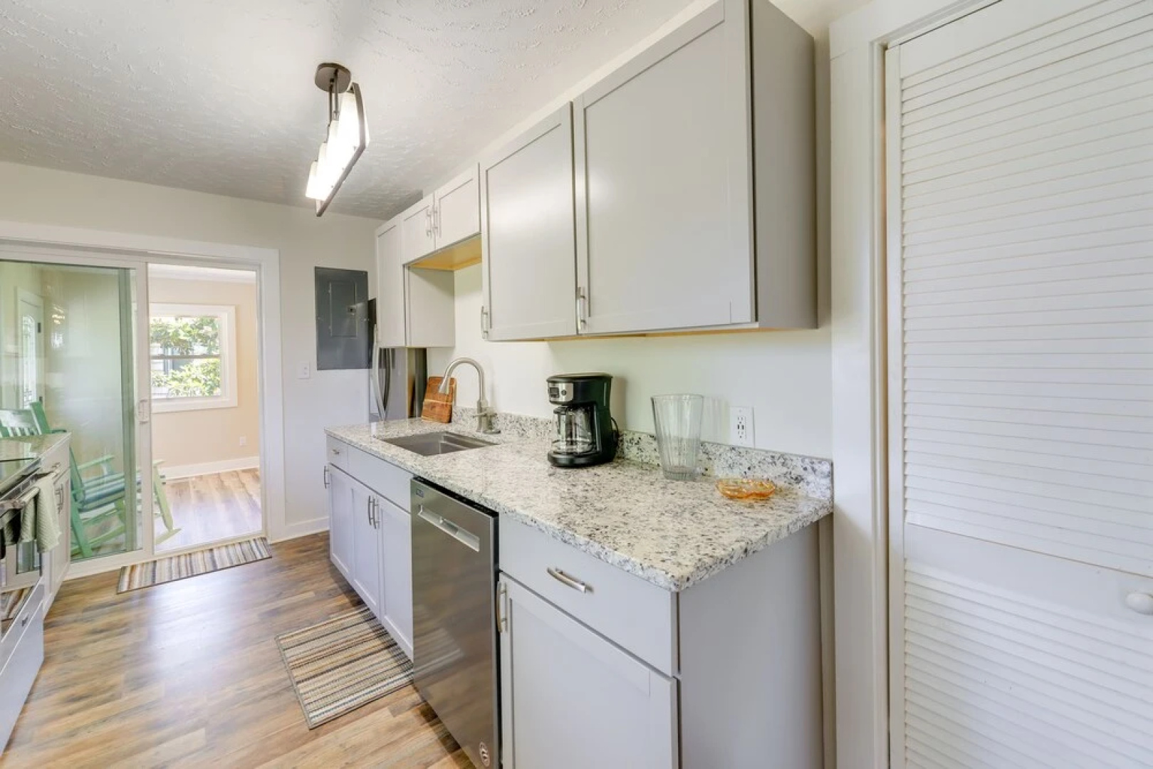 Well-equipped Morehead City Home ~ 5 Mi to Beach!