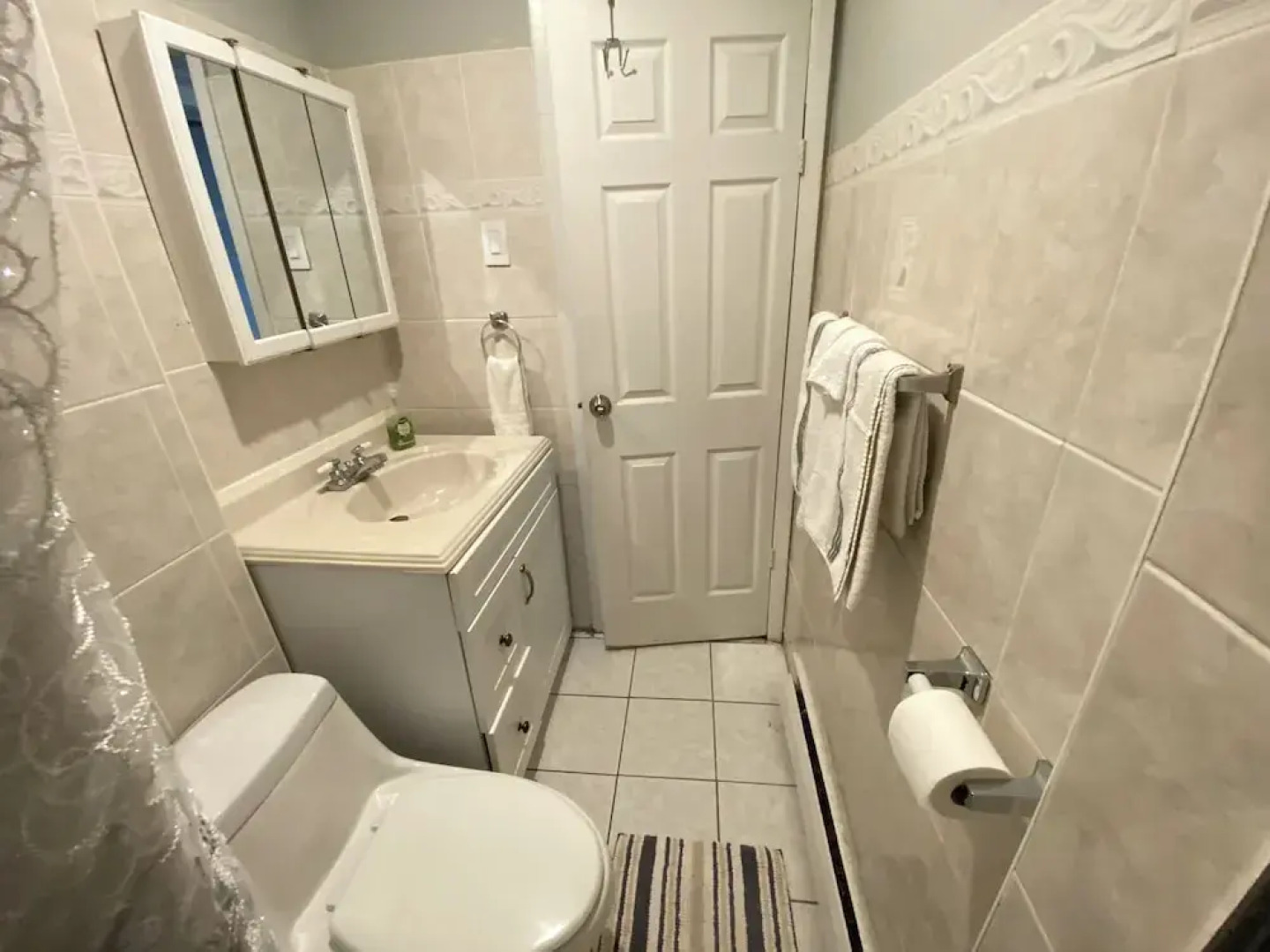 Charming 2 Bedrooms apt One Step to NYC