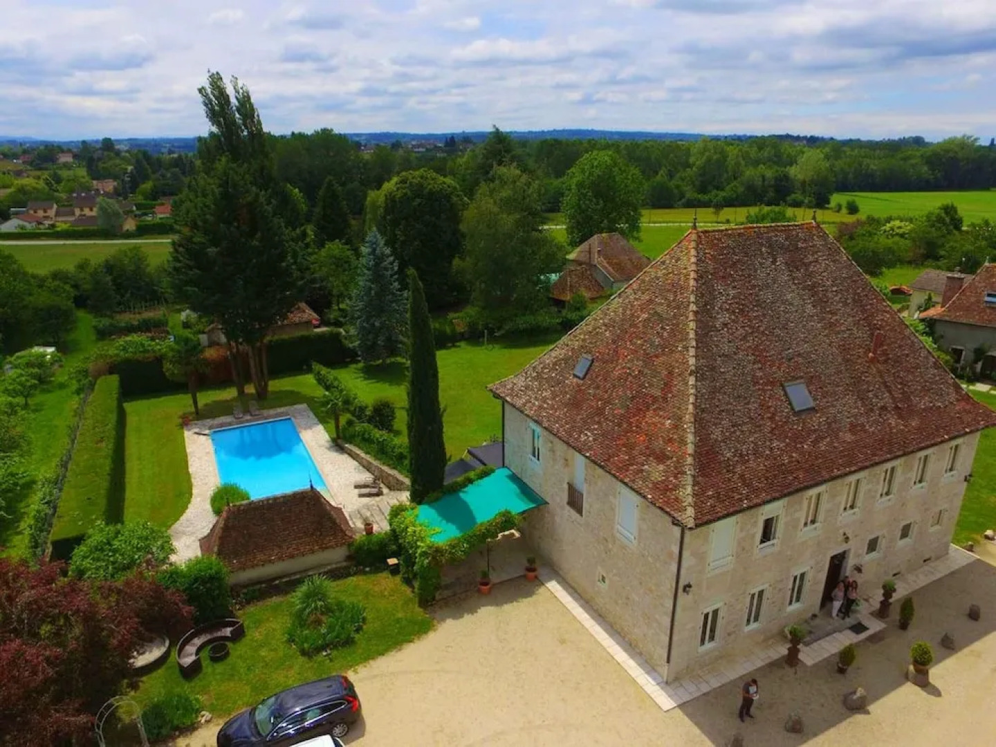 Mansion With 4 Bedrooms in LES Avenieres Veyrins Thuellin, With Wonderful Mountain View, Private Pool, Enclosed Garden