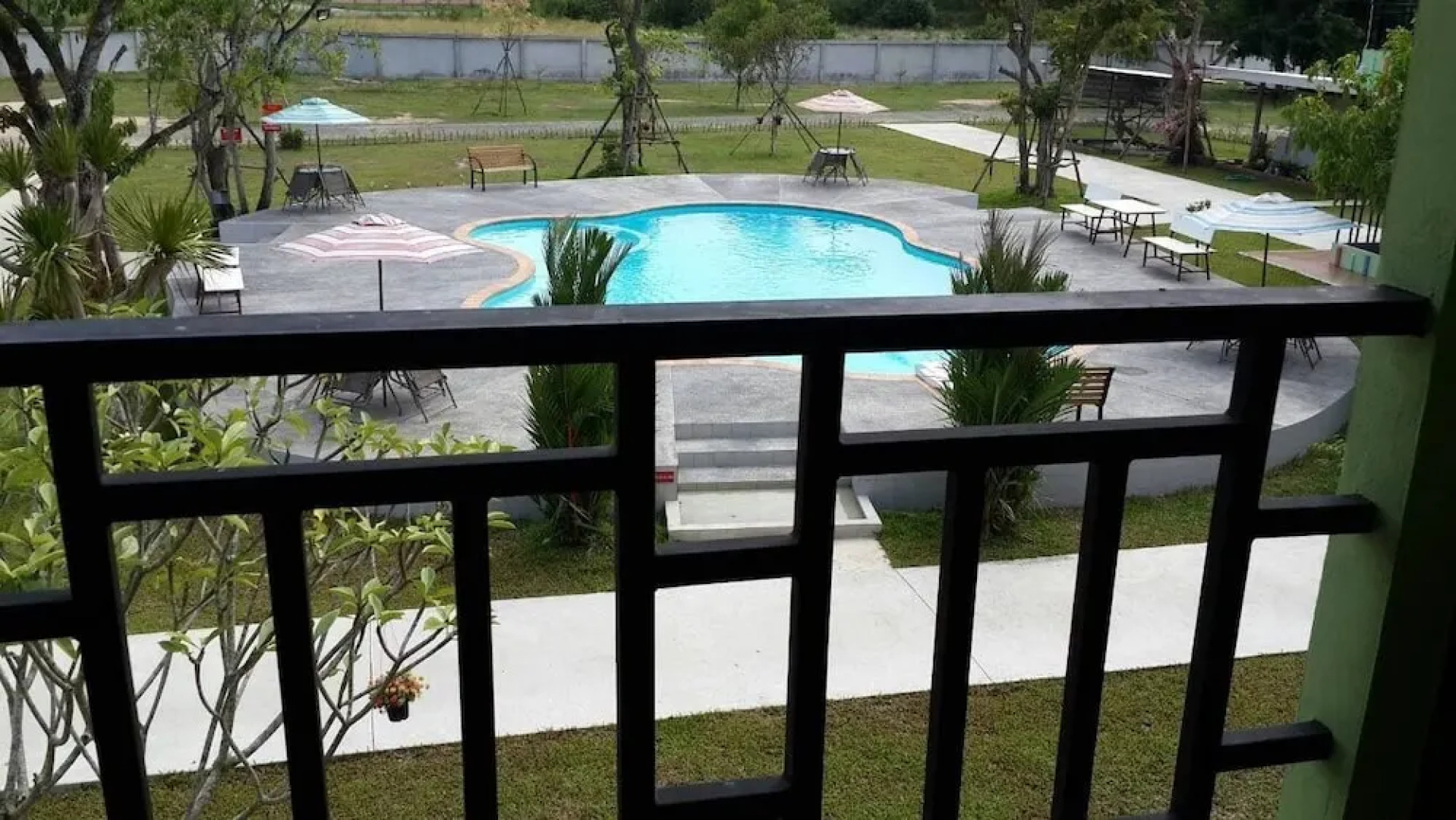 RoomQuest Chonburi Phanat Nikhom