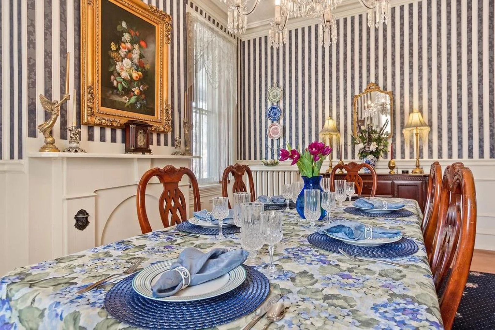 Lovelace Manor Bed and Breakfast