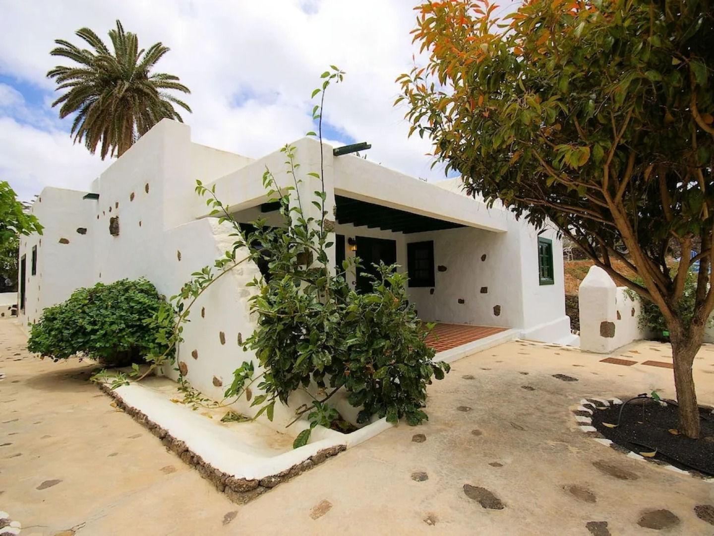 Detached Villa With Communal Swimming Pool, Located in the North of Lanzarote