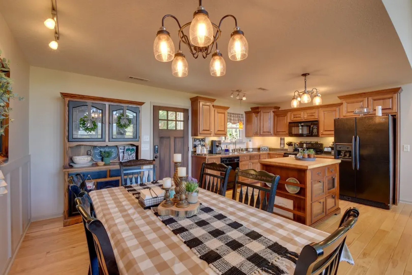 Lakemont Retreat: Game Room, Hot Tub, & Mtn Views!