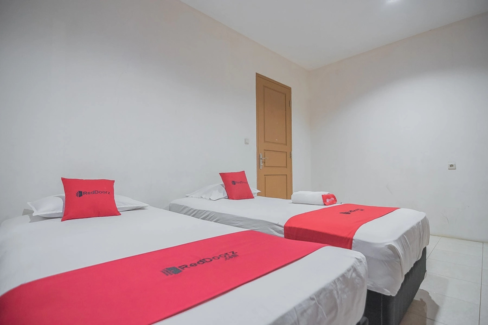 RedDoorz Plus @ Lodaya Gunung Geulis Puncak