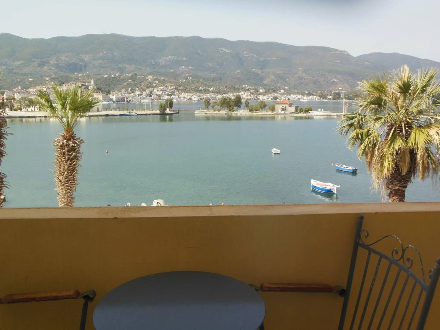 Theano Hotel
