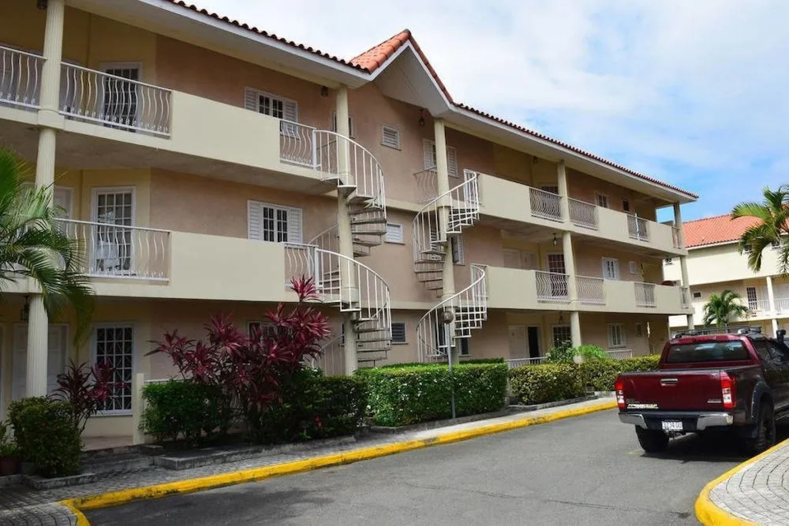 Naturesview Castle B&B