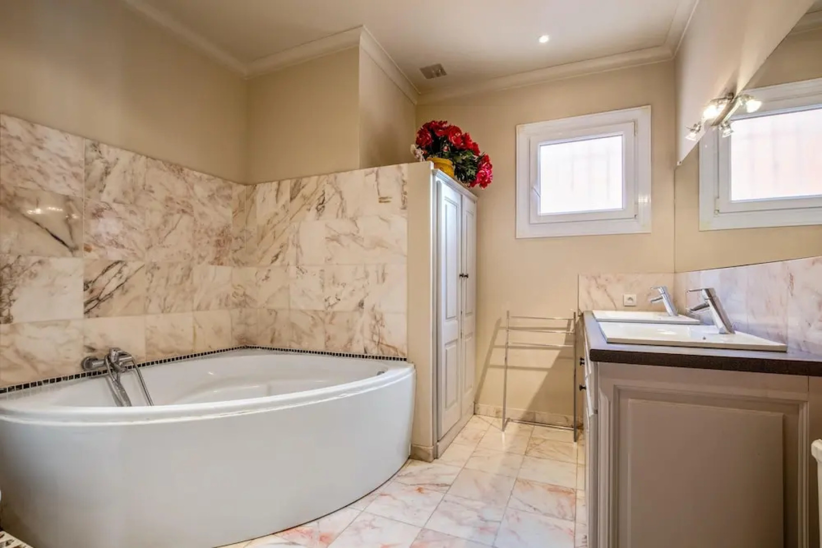 Villa With 6 Bedrooms in Cournonterral, With Private Pool and Enclosed