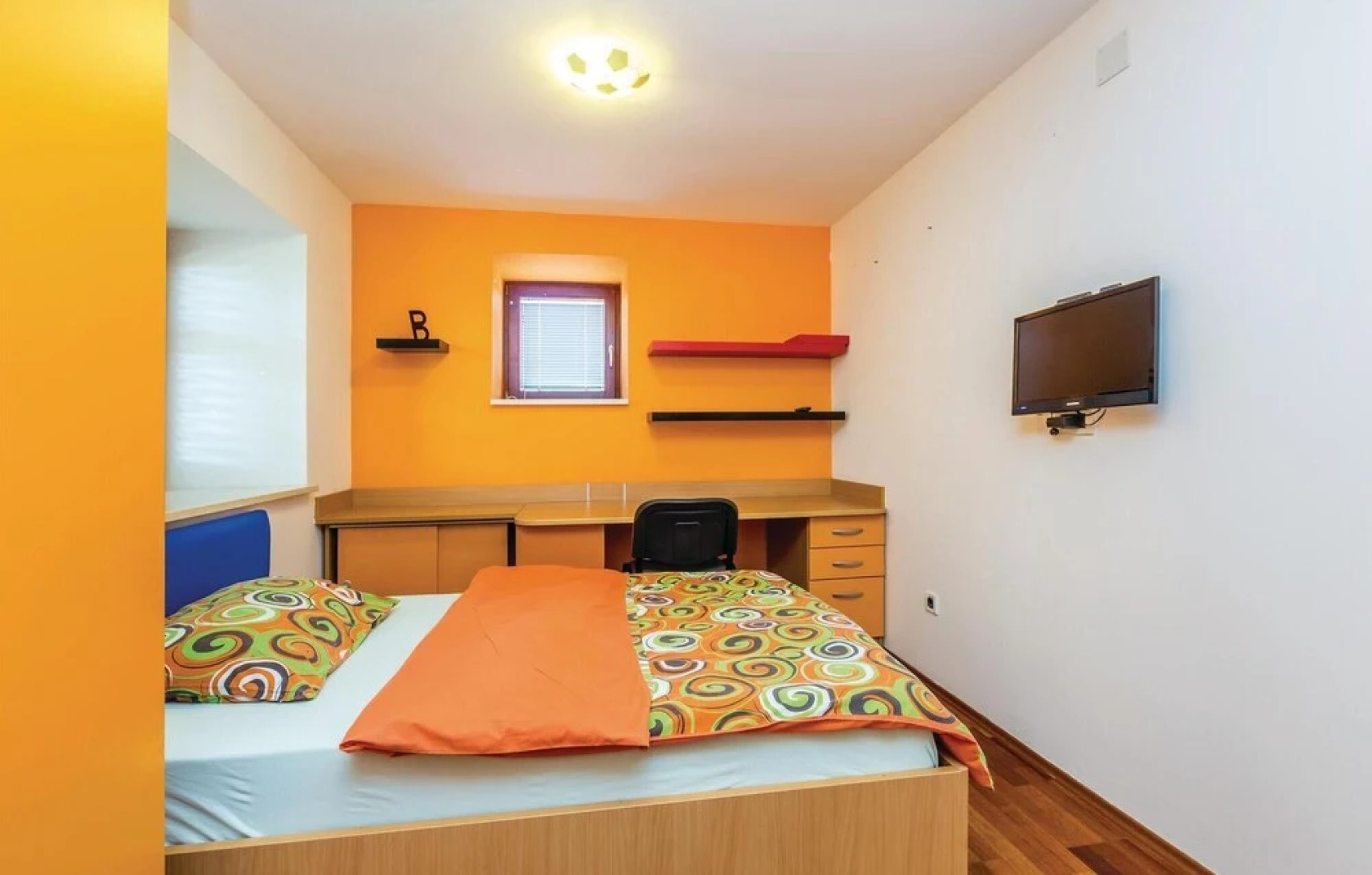 Awesome Home in Sveti Vid Dobrinjski with Hot Tub, WiFi & 6 Bedrooms