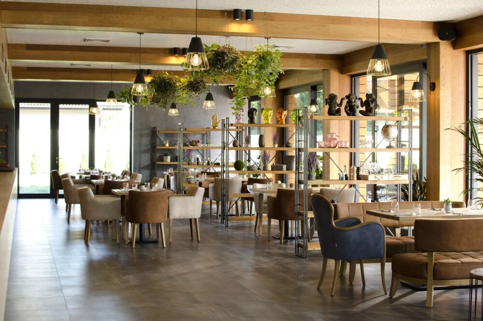 AZZA Hotel & Restaurant