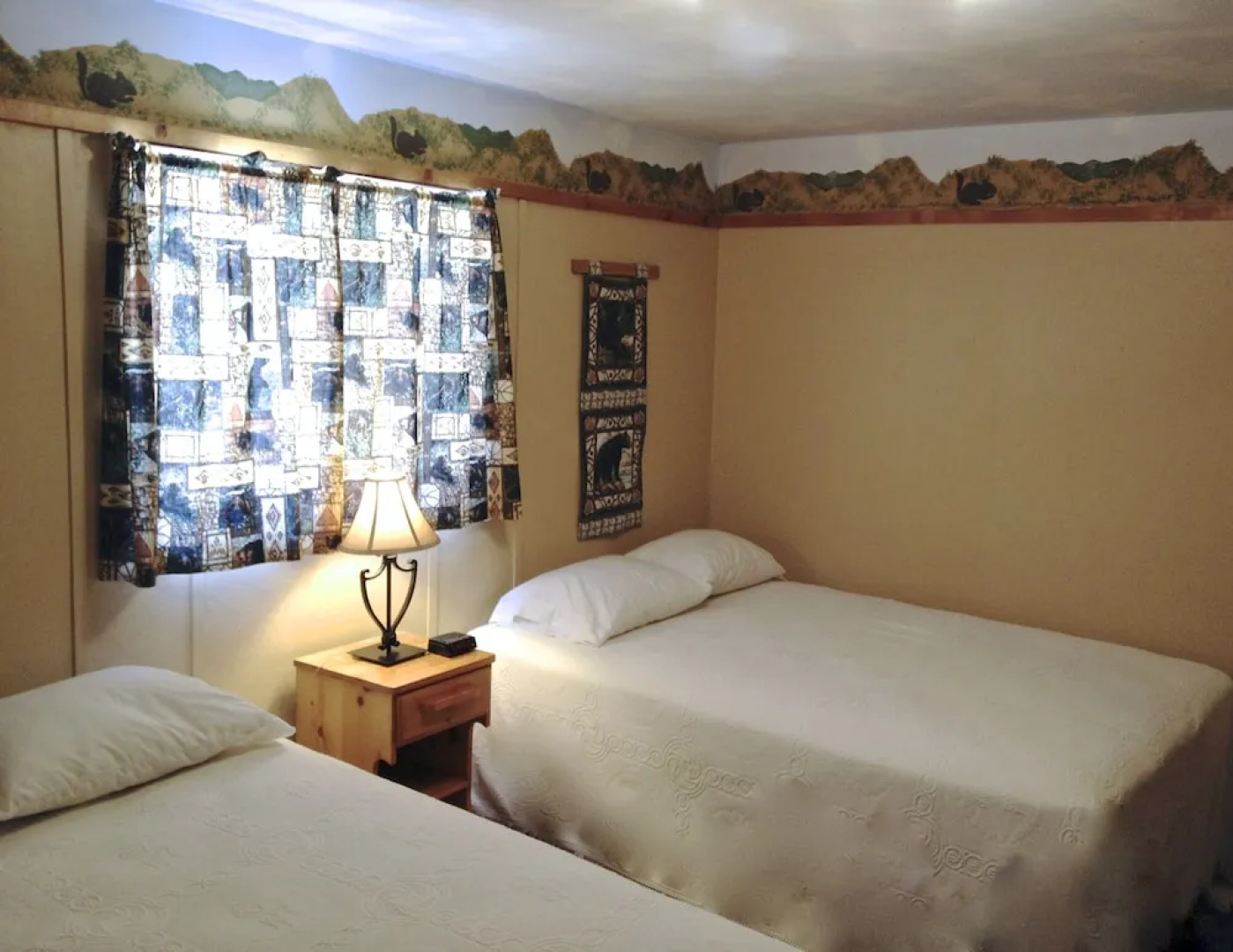 Foothills Lodge and Cabins