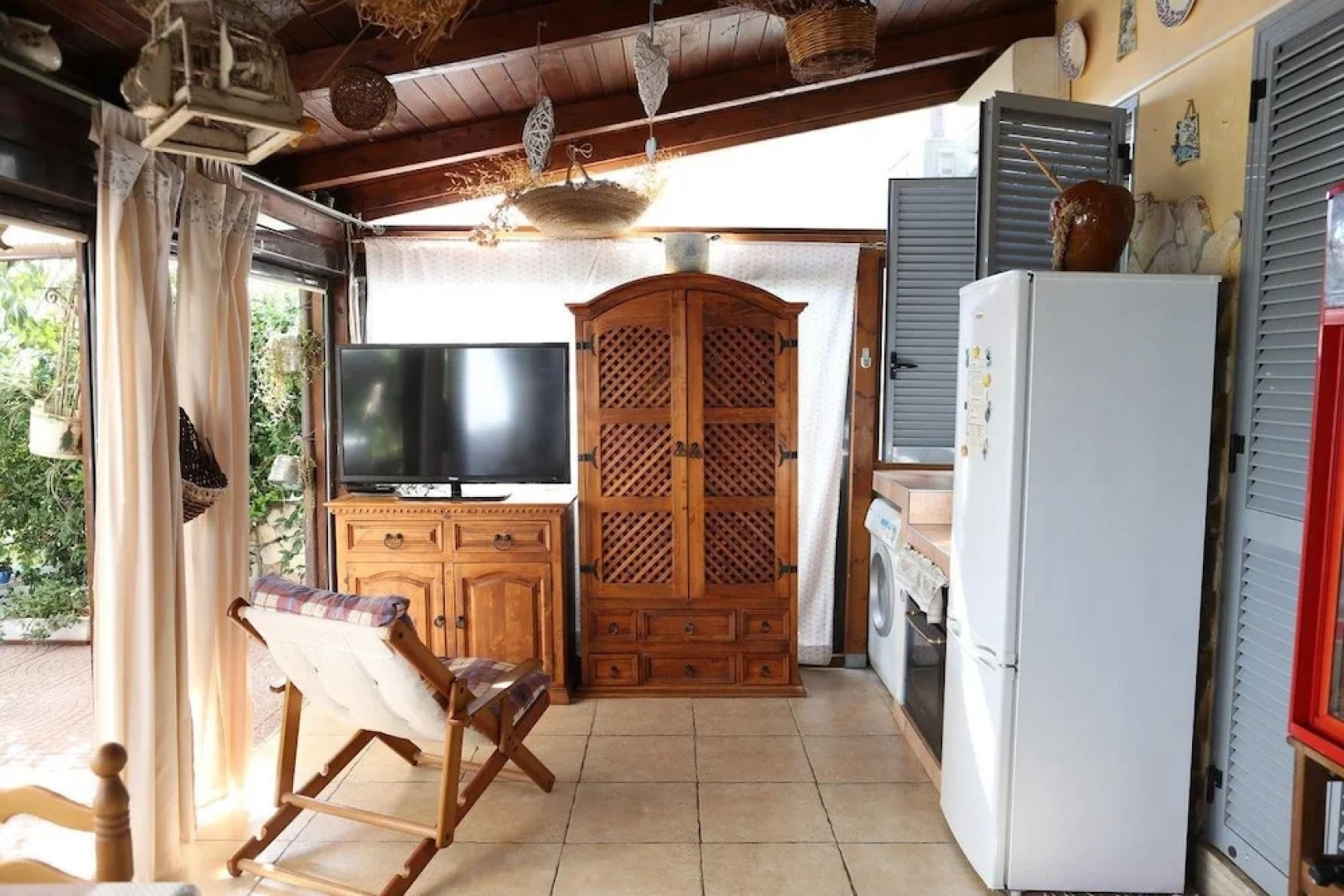 Panoramic Shabby Home