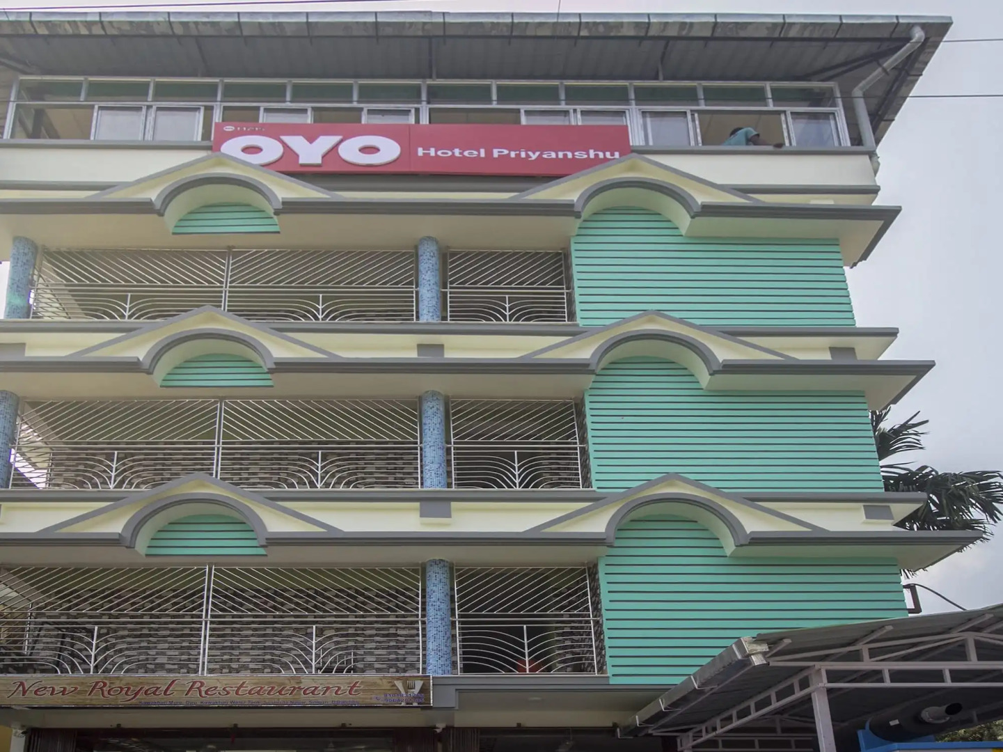 OYO 14795 Hotel Priyanshu