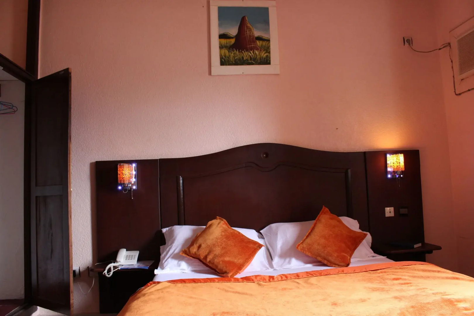 Tou'Ngou Hotel