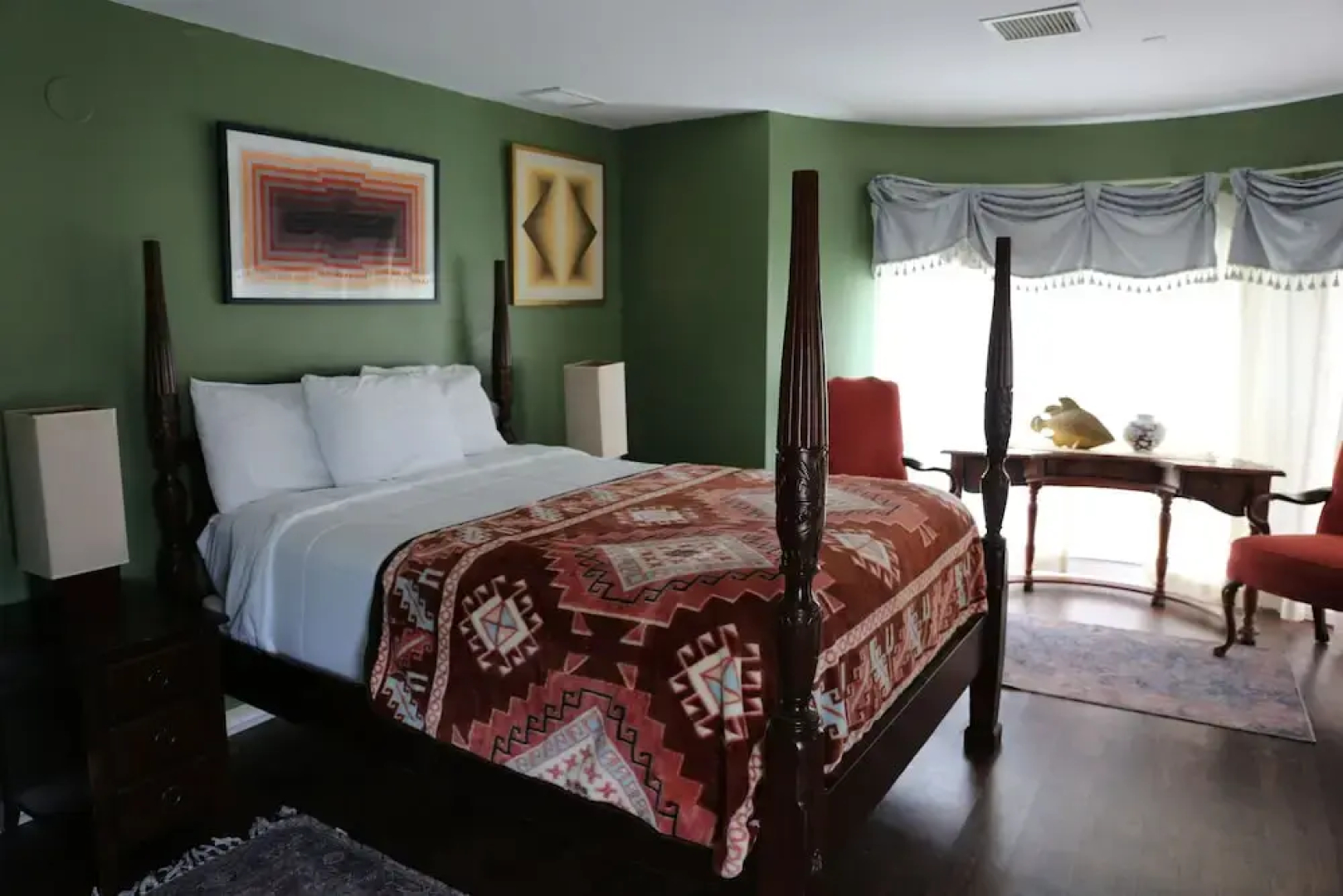 Tavern on the Bay Hotel & Marina