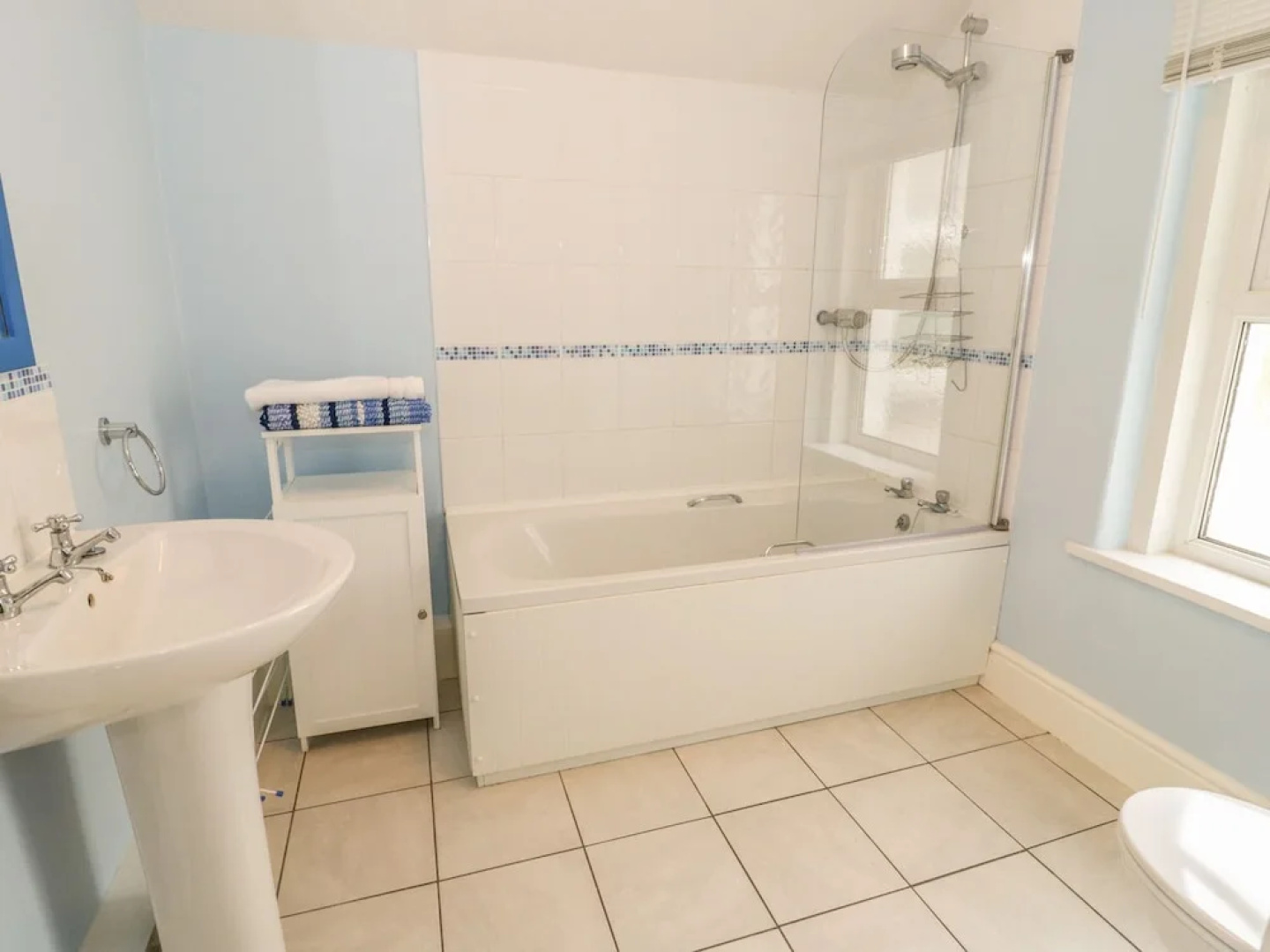 Flat 2 - 9 Rhiw Bank Terrace