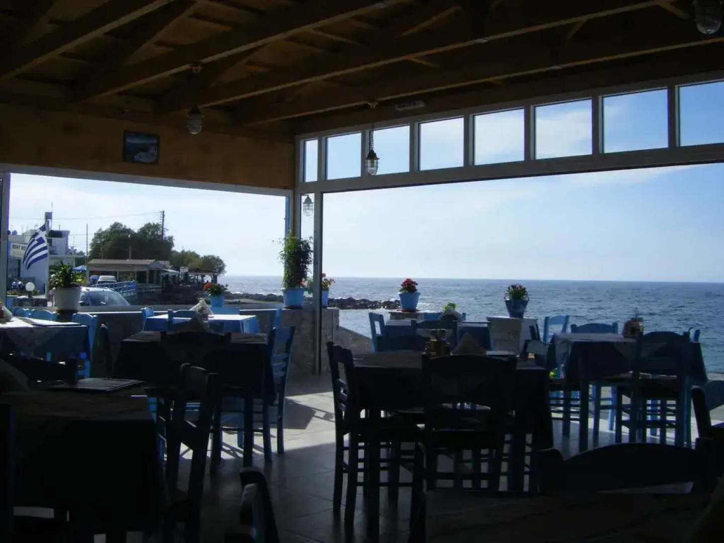 Socrates Apartments & Restaurant