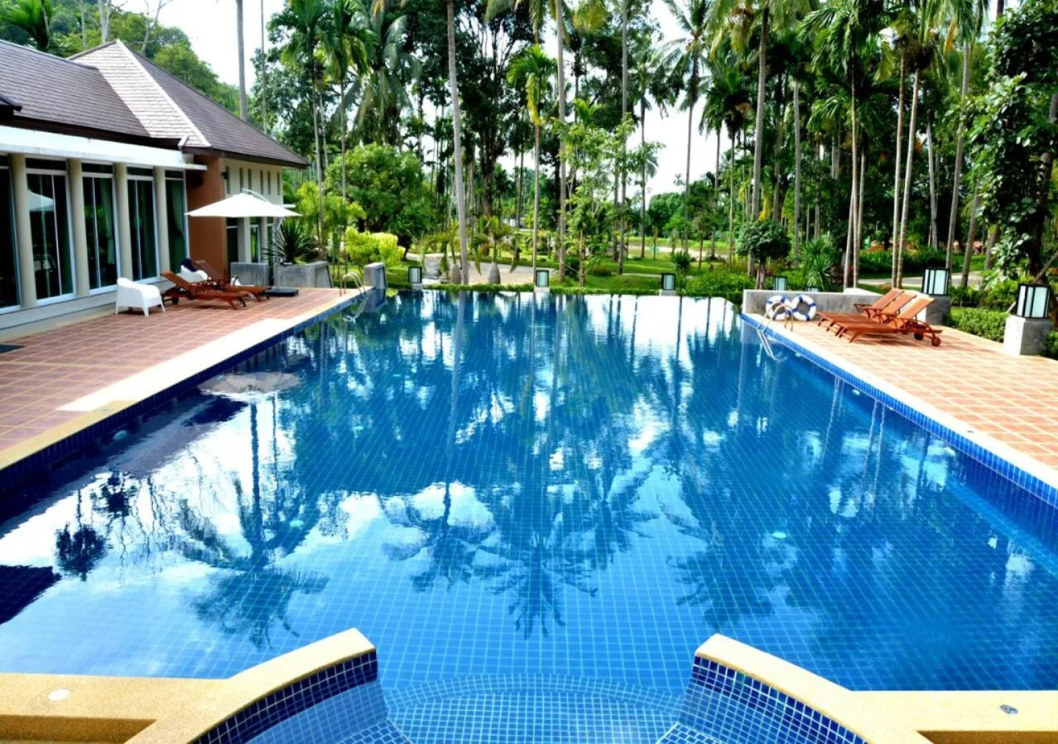 Victoria Cliff Hotel & Resort