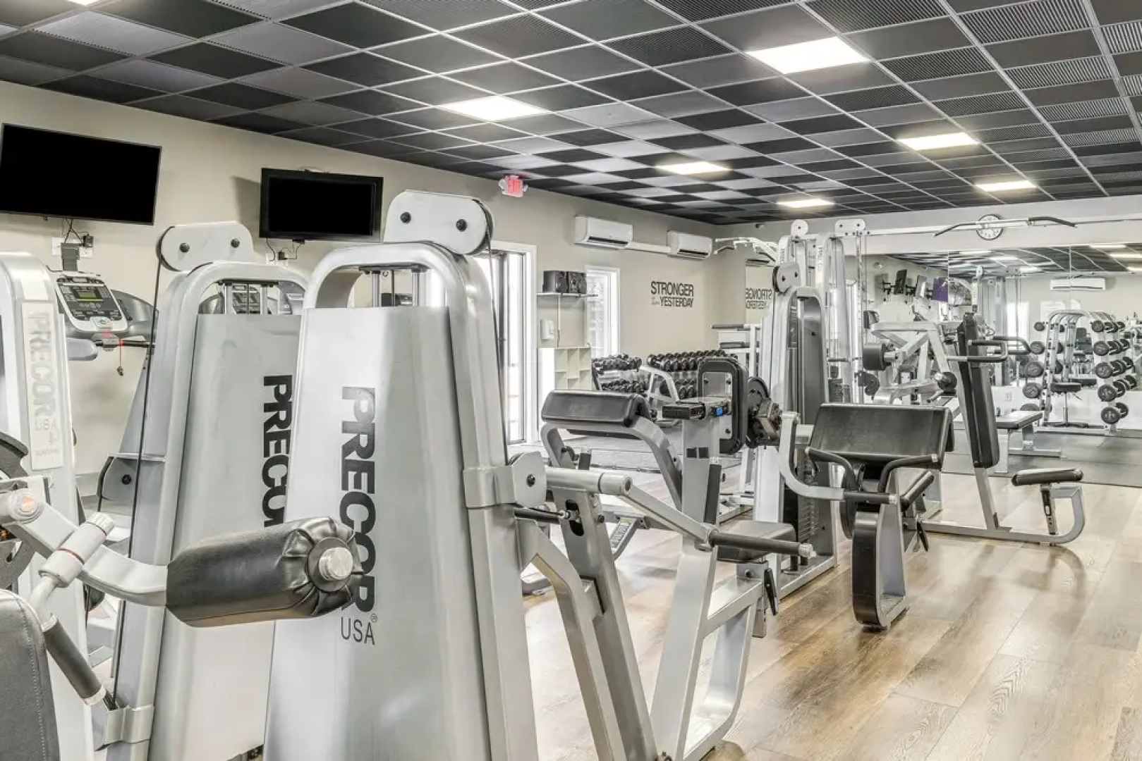 Resort Amenities & Beach Access: Huddleston Condo