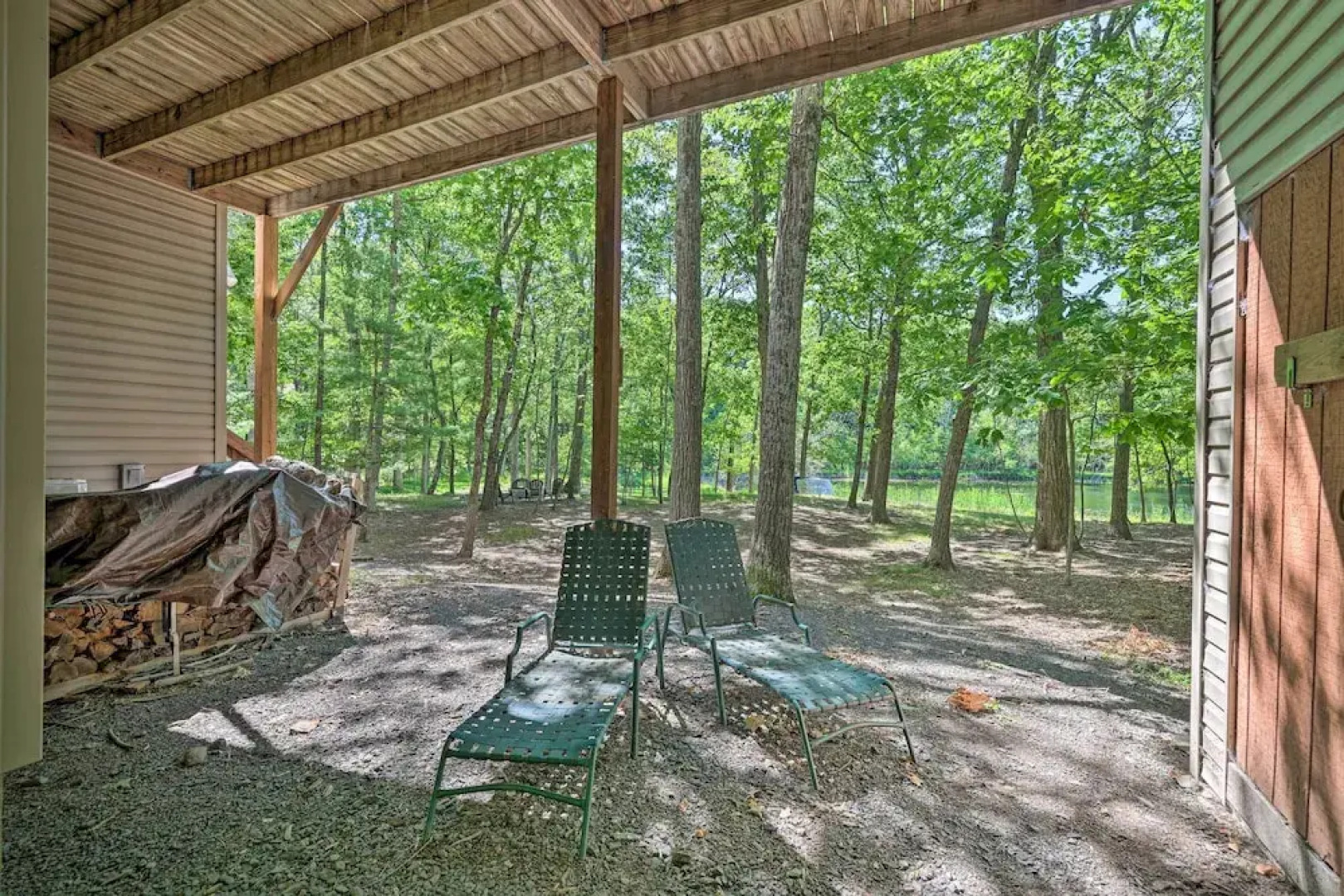 Fire Pit & Grill: Lakefront Poconos Cottage!