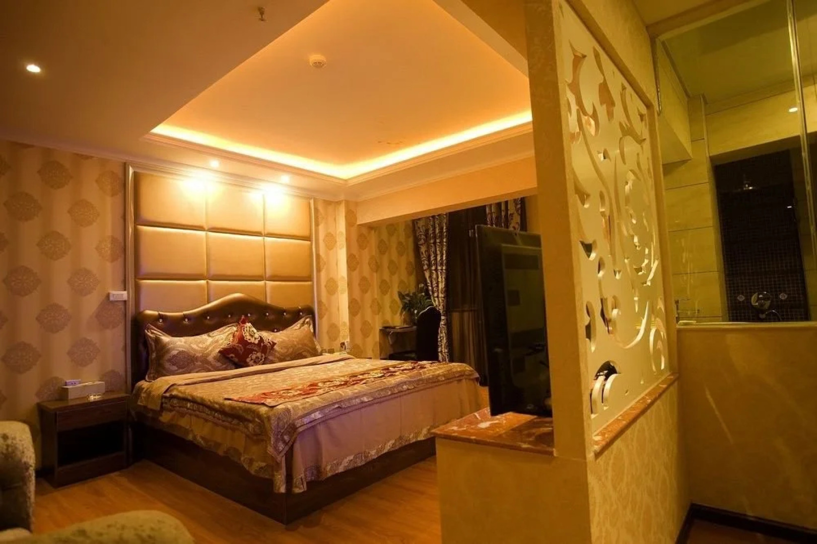 Yuxi Hongyuan Star Hotel