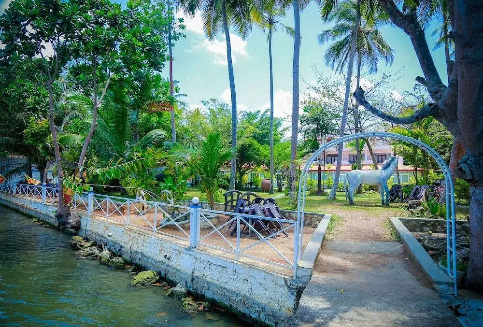 White House Hotel Kosgoda