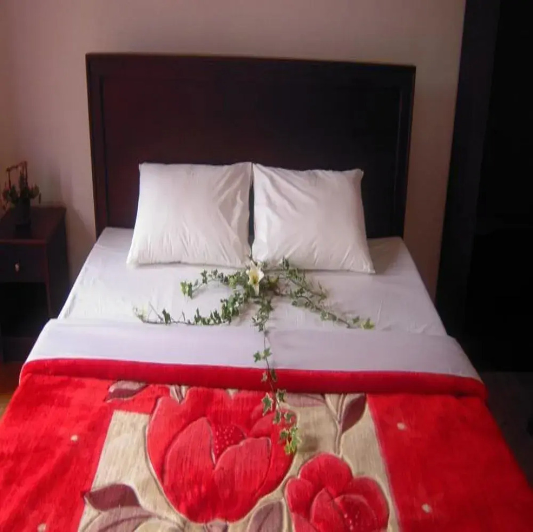 Vista Rooms Rose Garden