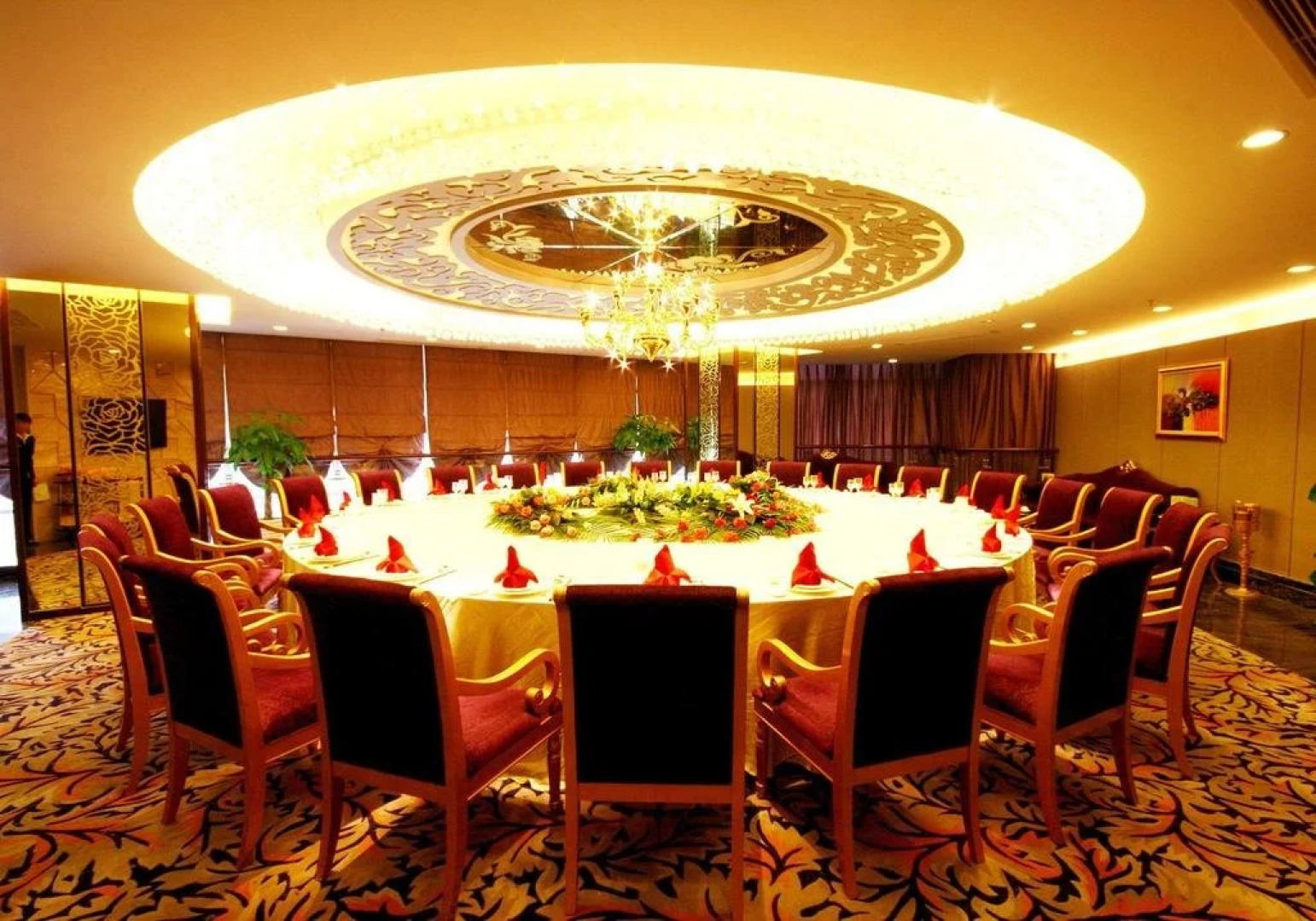 Prince Hotel ( Railway Station&Wanda Plaza)