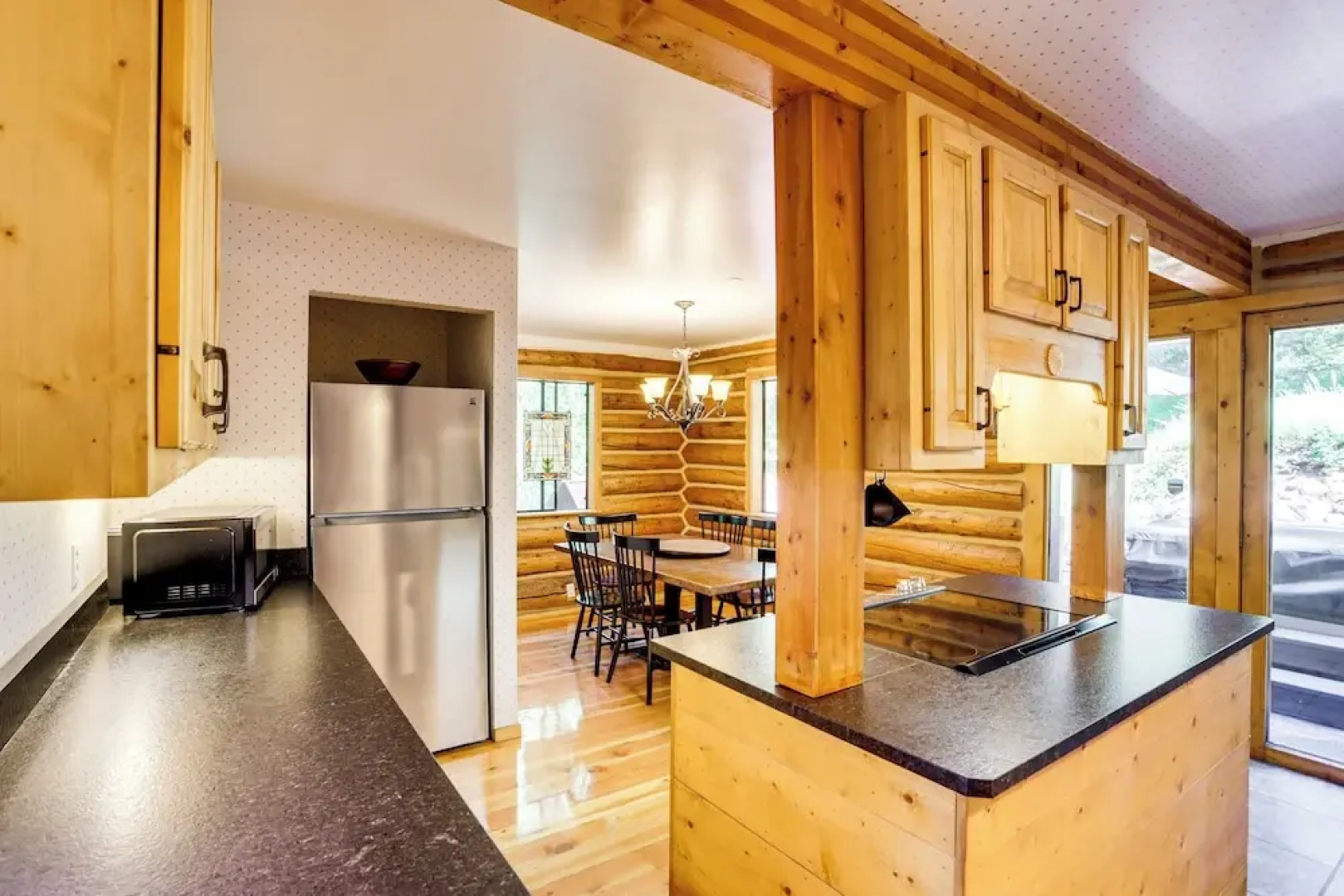 Cozy Ouray Apartment, Steps to Riverwalk Trail!